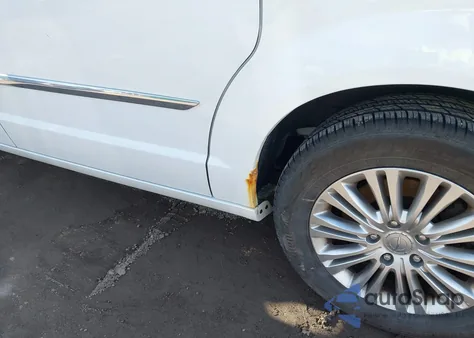 2015 Chrysler Town & Country Touring-L из США, поврежденный, VIN 2C4RC1CG3FR698065